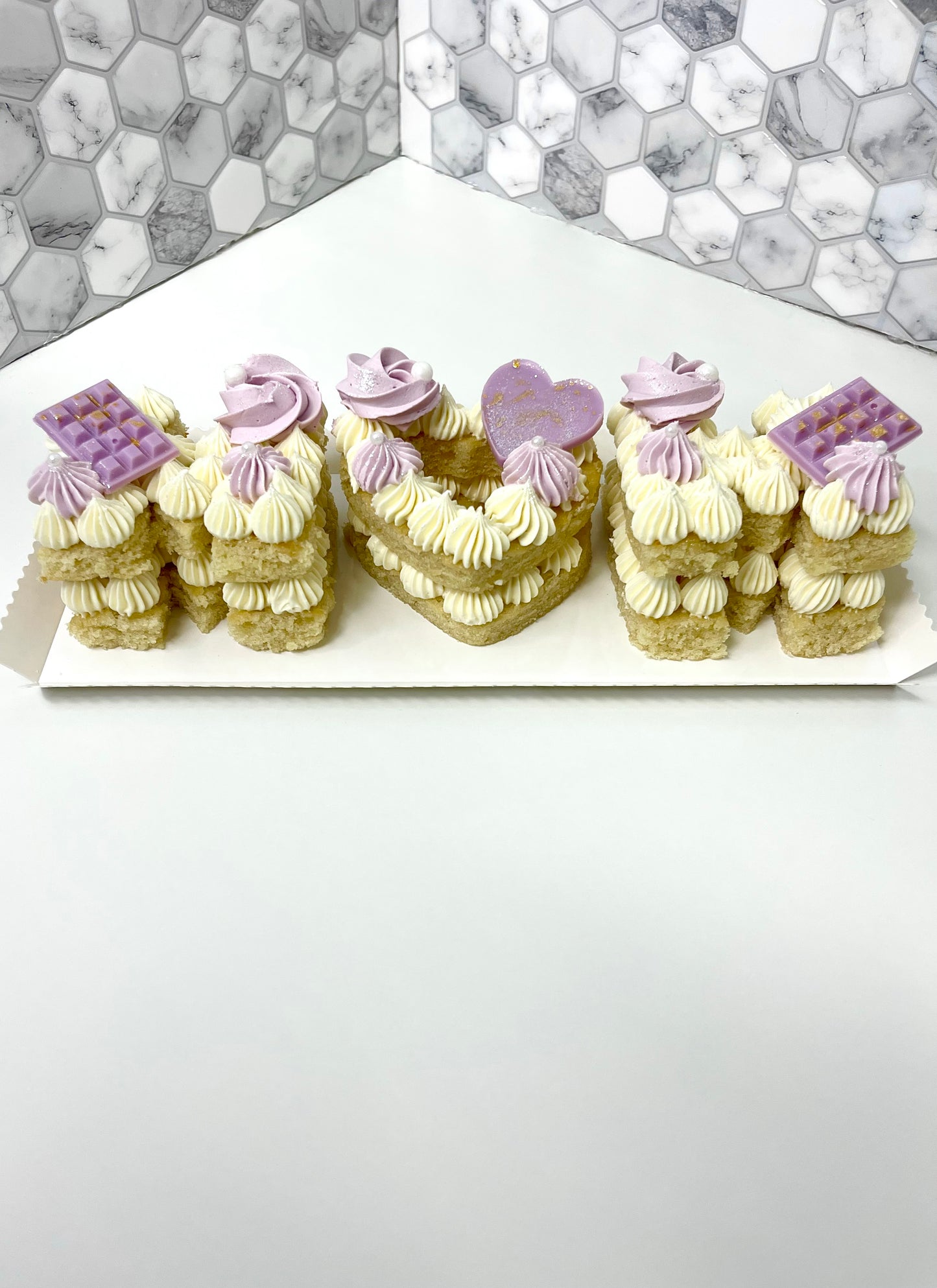 MOM Letter Cake