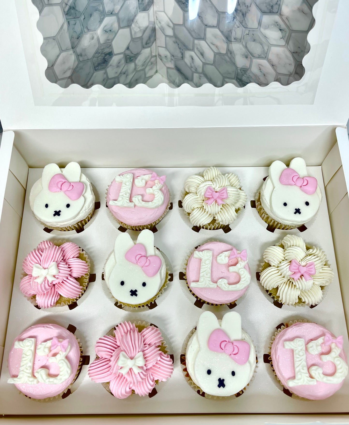 Cupcakes - Characters